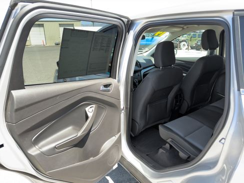 Used 2019 Ford Escape SE FWD image 12