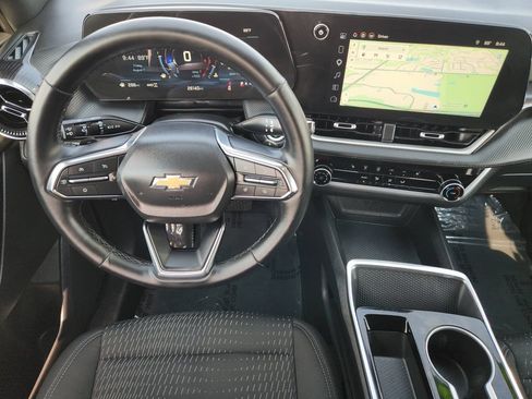 Used 2025 Chevrolet Equinox LT AWD/4WD image 27