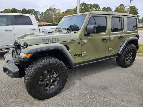 Used 2025 Jeep Wrangler Willys image 8