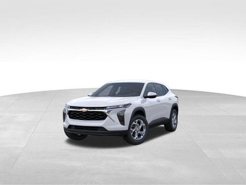 New 2026 Chevrolet Trax LS FWD image 8