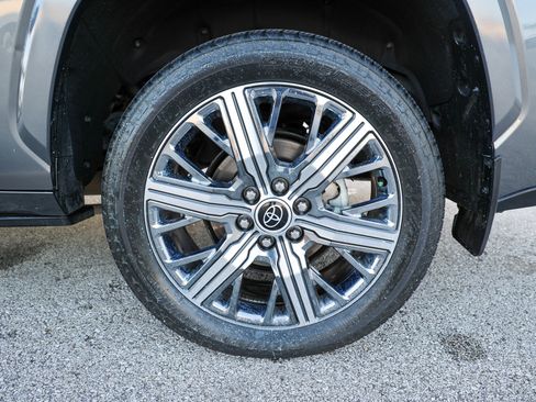 Certified 2024 Toyota Sequoia Capstone AWD/4WD image 25