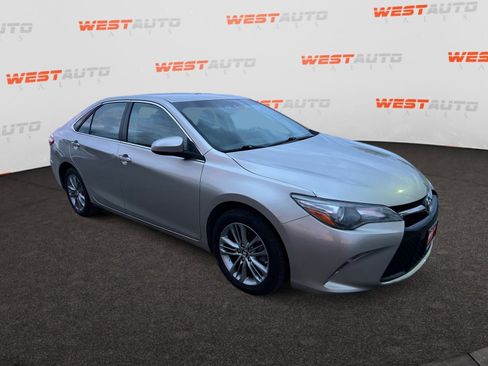Used 2017 Toyota Camry SE image 7