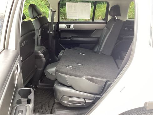 Used 2025 Hyundai Santa Fe SEL FWD image 50