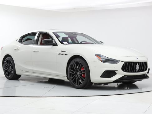 Certified 2023 Maserati Ghibli Modena RWD image 7