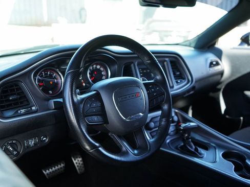 Used 2022 Dodge Challenger R/T RWD image 6