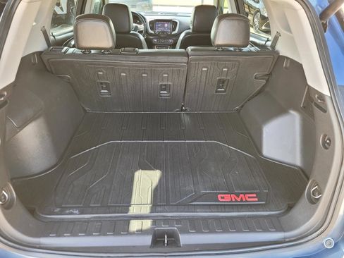 Used 2024 GMC Terrain SLT w/ Elevation Edition FWD image 15
