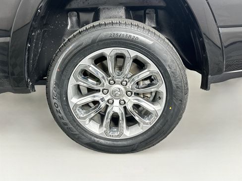 Used 2022 RAM 1500 Laramie AWD/4WD image 11