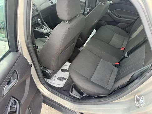 Used 2015 Ford Focus SE image 9
