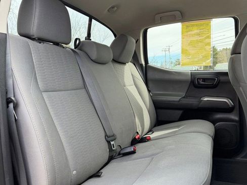 Used 2017 Toyota Tacoma SR5 w/ Tow Package image 13