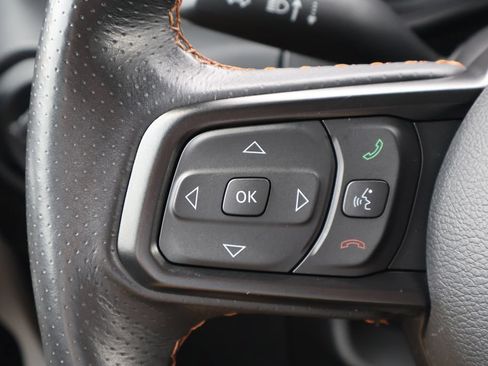 Used 2024 Jeep Gladiator Mojave AWD/4WD image 8