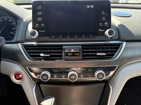 Used 2019 Honda Accord LX image 7