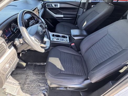 Certified 2021 Ford Explorer XLT w/ Class III Trailer Tow Package image 18