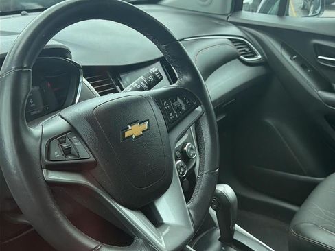 Used 2022 Chevrolet Trax LT w/ Driver Confidence Package AWD/4WD image 14