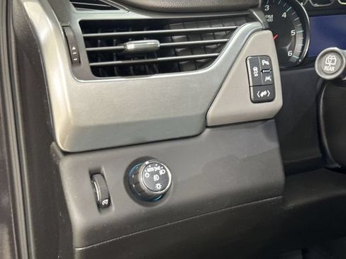 Used 2018 Chevrolet Tahoe LT RWD image 36
