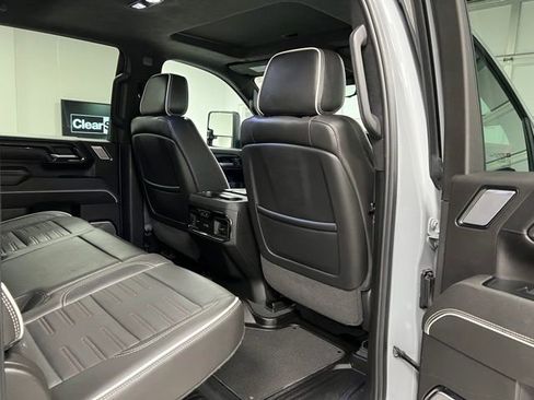 Used 2024 GMC Sierra 2500 AT4X image 52