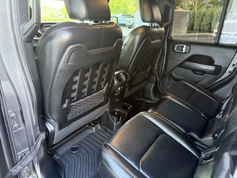 Used 2020 Jeep Gladiator Overland w/ LED Lighting Group AWD/4WD image 35