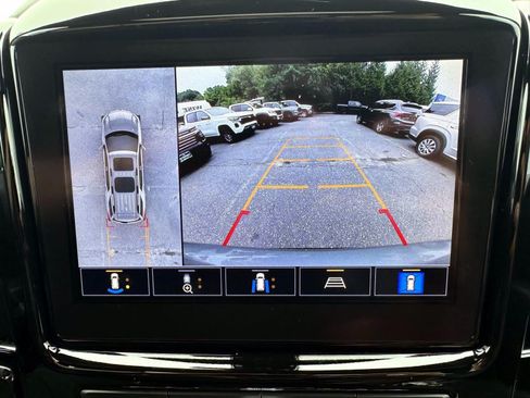 Used 2023 Chevrolet Traverse RS AWD/4WD image 23
