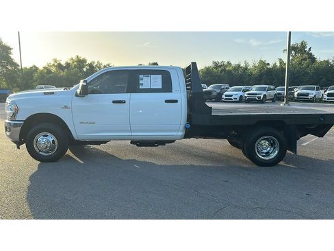 Used 2024 RAM 3500 SLT w/ Quick Order Package 2YG SLT AWD/4WD image 2