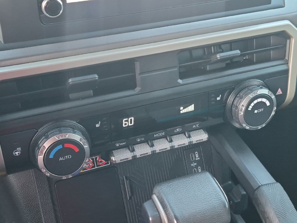 Certified 2024 Toyota Tacoma SR5 AWD/4WD image 18