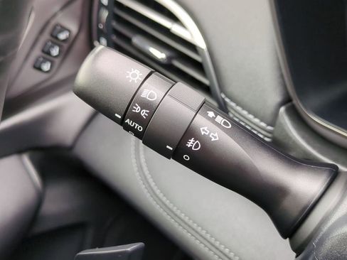 Used 2024 Subaru Legacy Touring XT image 34