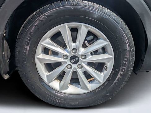 Used 2019 Kia Sorento L FWD image 11