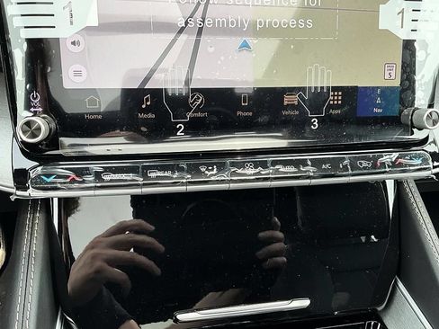 New 2026 Jeep Grand Wagoneer L Limited AWD/4WD image 27