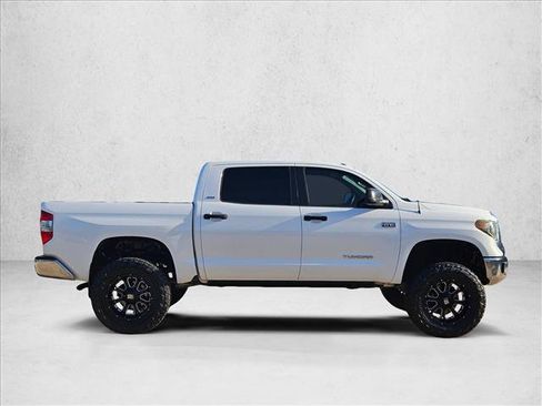 Used 2018 Toyota Tundra SR5 AWD/4WD image 4
