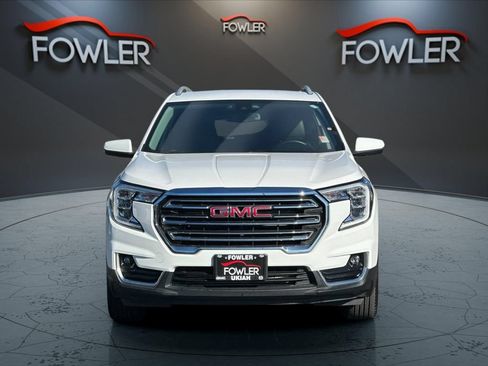 Used 2024 GMC Terrain SLT AWD/4WD image 8