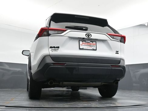 Used 2021 Toyota RAV4 LE image 37