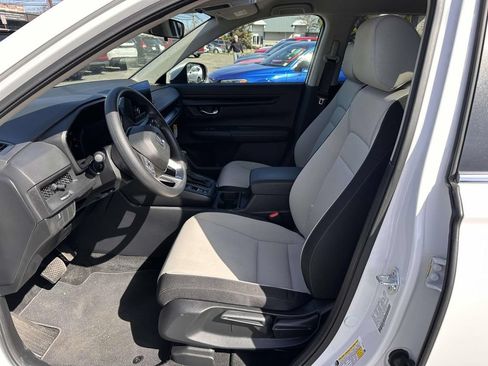 Used 2025 Honda CR-V LX image 11