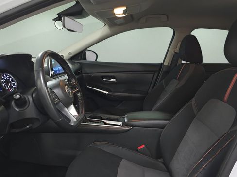 Used 2022 Nissan Sentra SR w/ Electronics Package FWD image 7