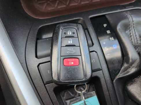 Used 2019 Toyota RAV4 Limited w/ Cold Weather Package FWD image 28