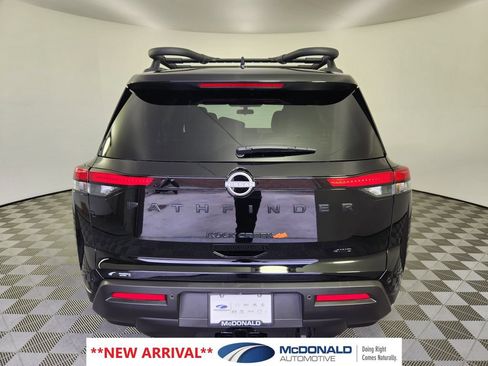 Used 2025 Nissan Pathfinder Rock Creek AWD/4WD image 4