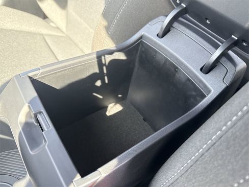 New 2025 Kia K4 LXS image 34