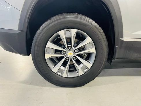 Used 2026 Chevrolet Equinox LT FWD image 11
