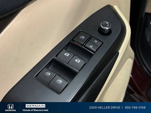 Used 2019 Toyota Highlander XLE AWD/4WD image 18