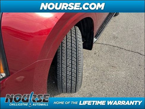 New 2025 Nissan Armada SL w/ Captain's Chari Seat Package image 10