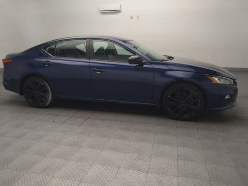 Used 2020 Nissan Altima 2.5 SR FWD image 11