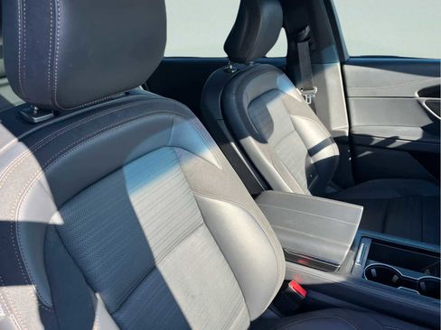 Used 2024 Lincoln Nautilus Reserve w/ Equipment Group 202A image 16