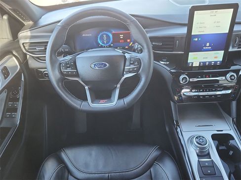 Used 2024 Ford Explorer ST w/ Technology Package image 11