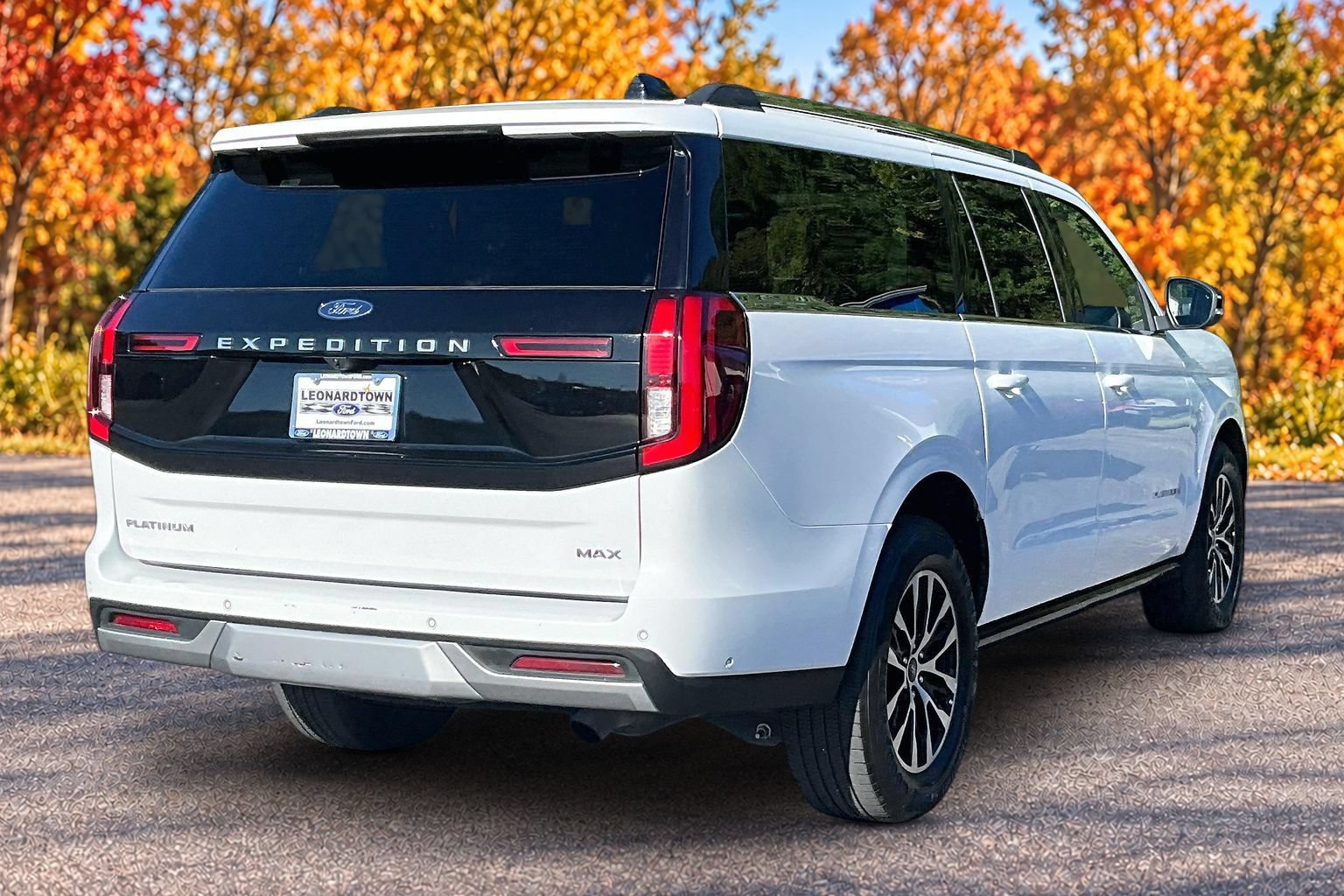 Certified 2025 Ford Expedition Max Platinum AWD/4WD image 2