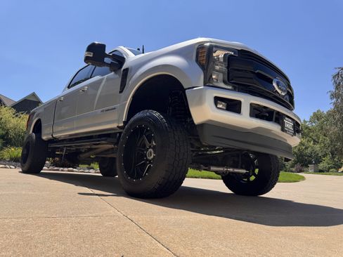 Used 2019 Ford F250 Lariat w/ Lariat Ultimate Package AWD/4WD image 25