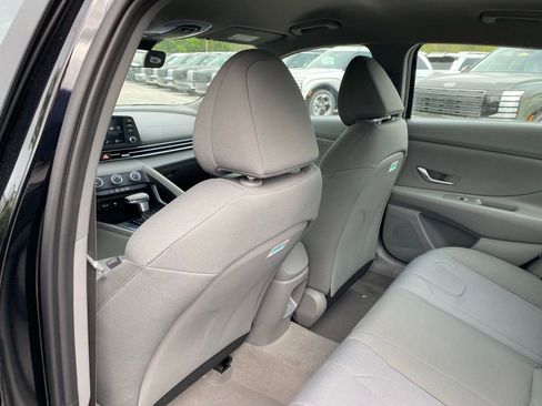 New 2026 Hyundai Elantra SE FWD image 28