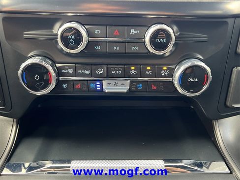 Used 2025 Ford F150 Lariat w/ Equipment Group 501A Mid image 11