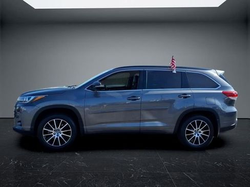 Used 2018 Toyota Highlander SE w/ Protection Package #3 AWD/4WD image 7