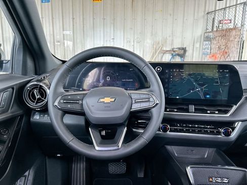 New 2026 Chevrolet Equinox LT AWD/4WD image 10