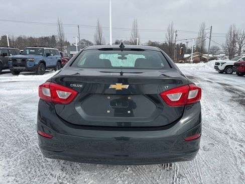 Used 2017 Chevrolet Cruze LT image 3