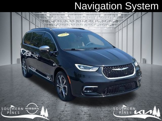 Used 2022 Chrysler Pacifica Pinnacle AWD/4WD image 1