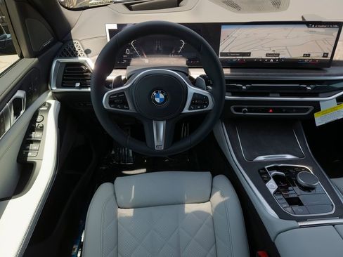 New 2026 BMW X5 xDrive40i w/ M Sport Package AWD/4WD image 14