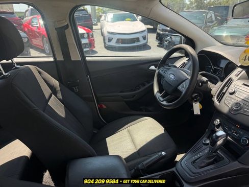 Used 2016 Ford Focus SE FWD image 25